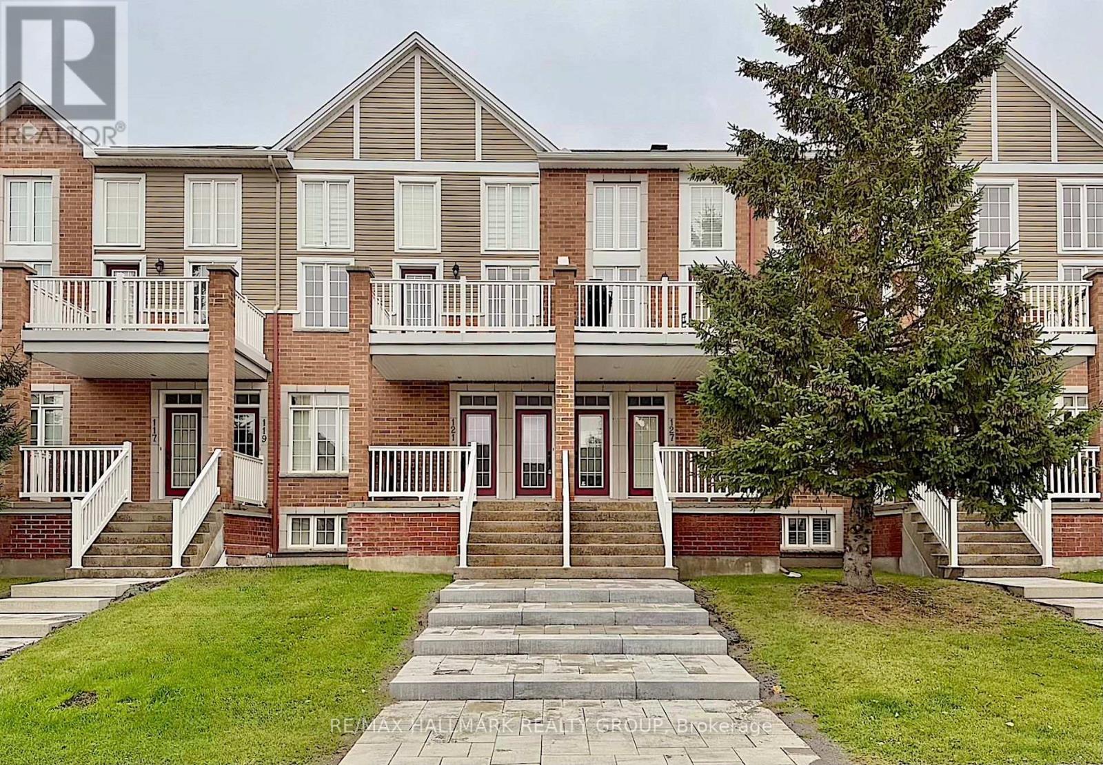 127 EYE BRIGHT CRESCENT, Ottawa, Ontario