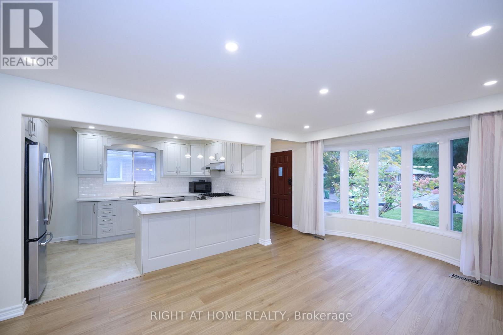 314 Dudley Avenue, Toronto, Ontario  M2N 4X5 - Photo 4 - C14089786