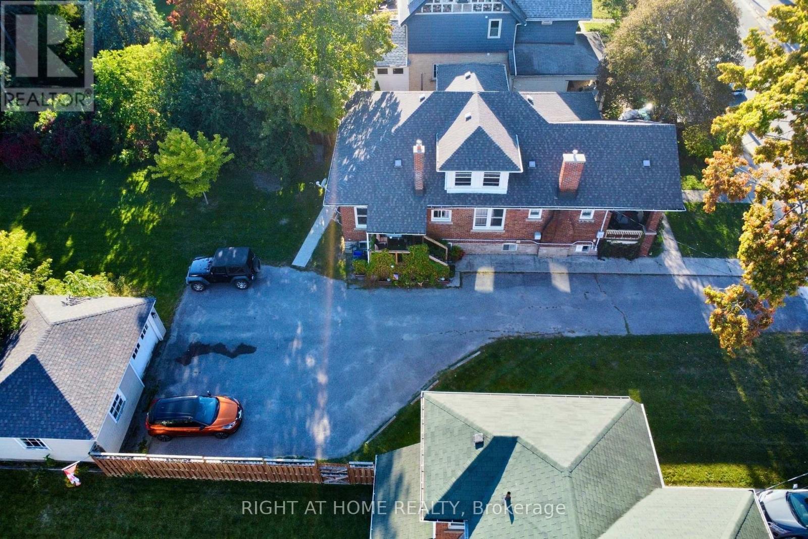 33 MELBOURNE STREET W, Kawartha Lakes, Ontario
