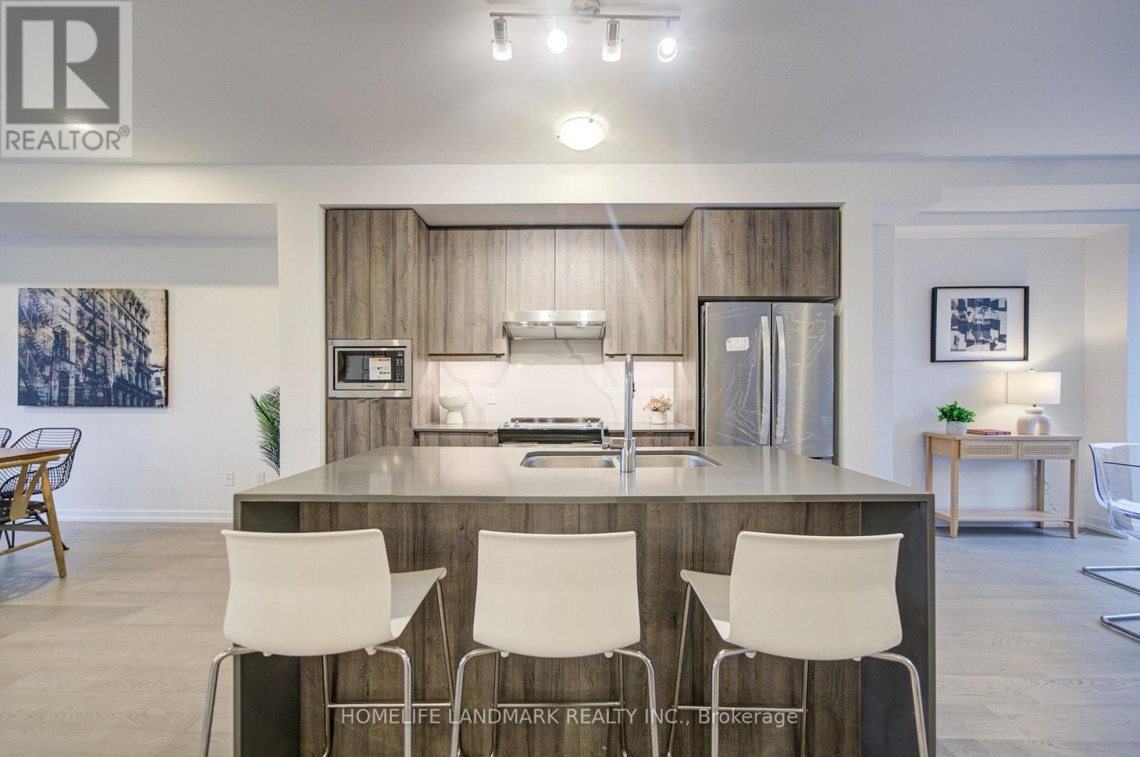 11 Bancroft Lane, Richmond Hill, Ontario  L4E 1M1 - Photo 3 - N13742480