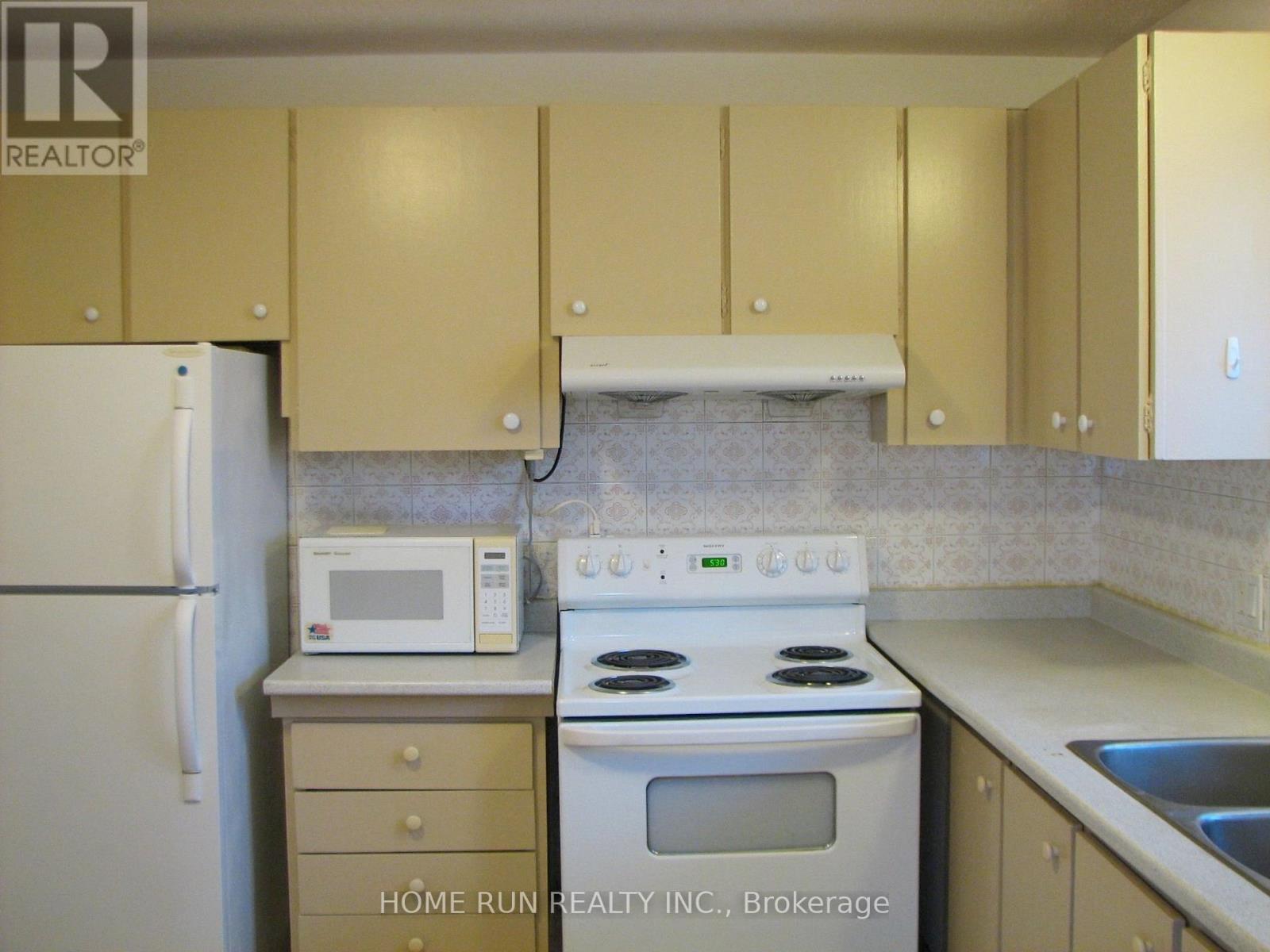 1023 Meadowlands Drive, Ottawa, Ontario  K2C 0K5 - Photo 10 - X13649280
