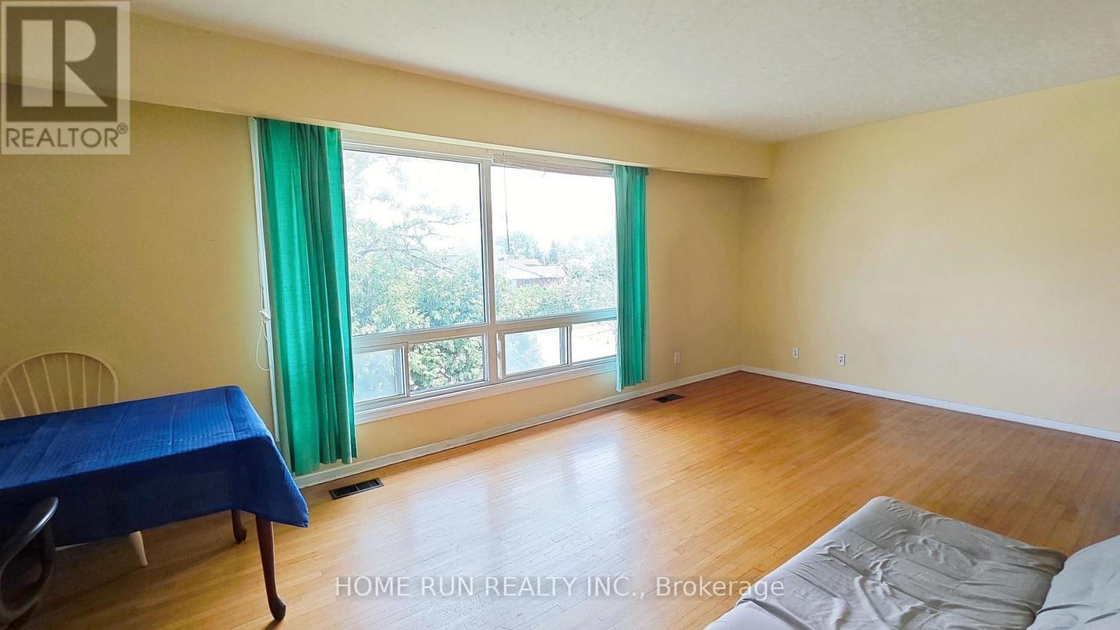 1023 Meadowlands Drive, Ottawa, Ontario  K2C 0K5 - Photo 5 - X13649280