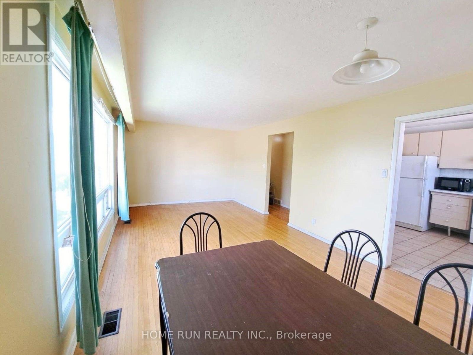 1023 Meadowlands Drive, Ottawa, Ontario  K2C 0K5 - Photo 7 - X13649280