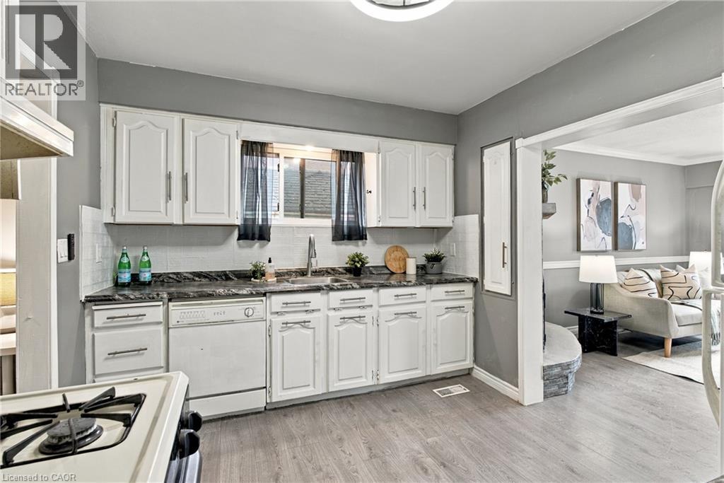 81 East 23rd Street, Hamilton, Ontario  L8V 2W7 - Photo 12 - 40870521