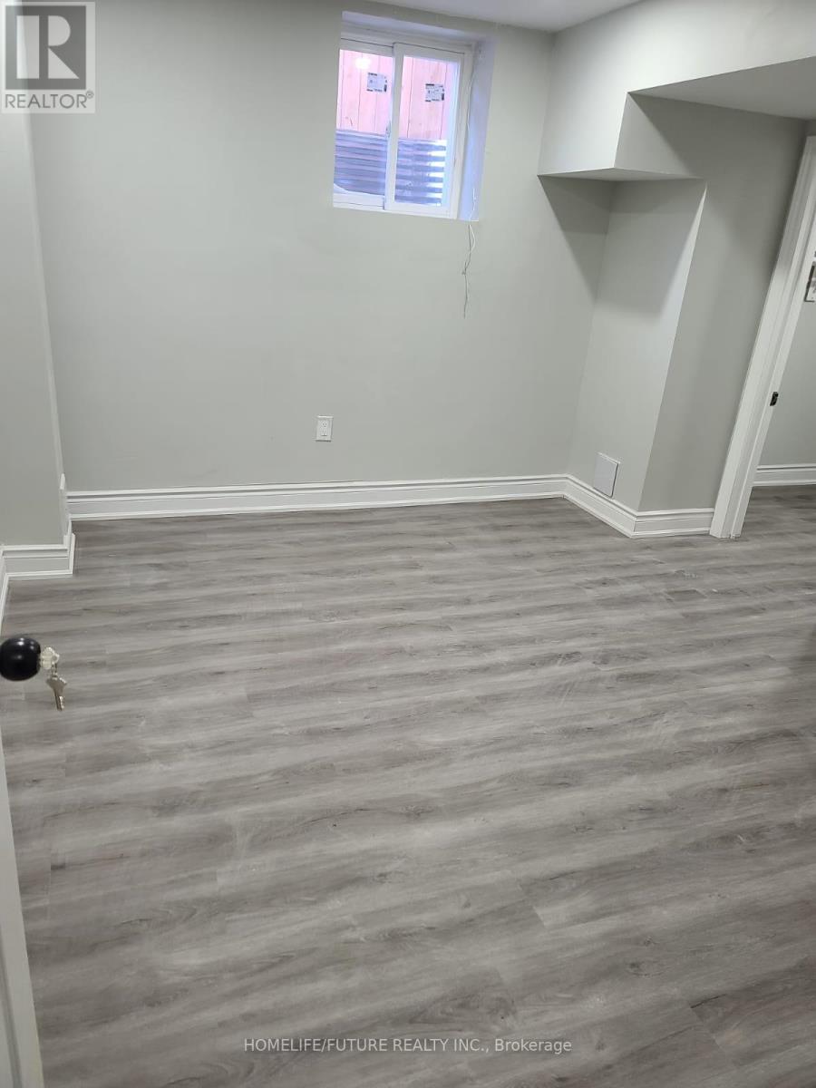 Bsmt - 7 Briardale Road, Brampton, Ontario  L7A 1S6 - Photo 8 - W14084530