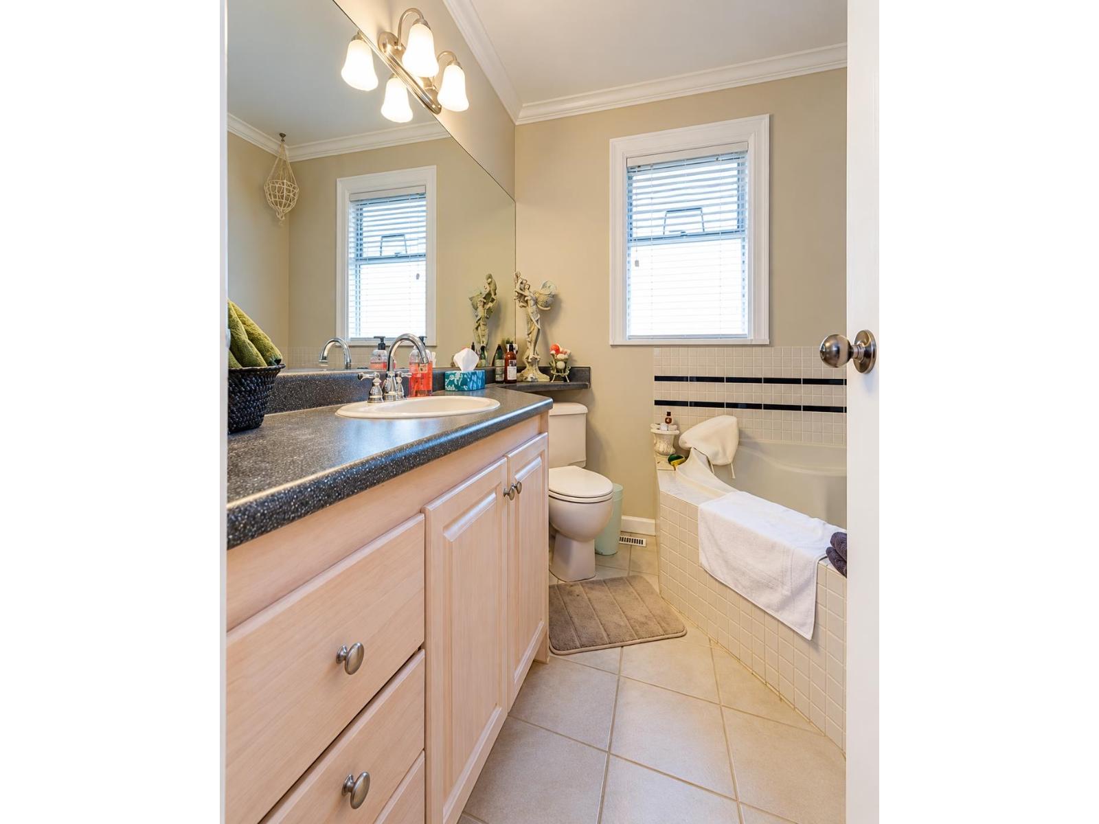 16490 84a Avenue, Surrey, British Columbia  V4N 3G8 - Photo 12 - R3174034
