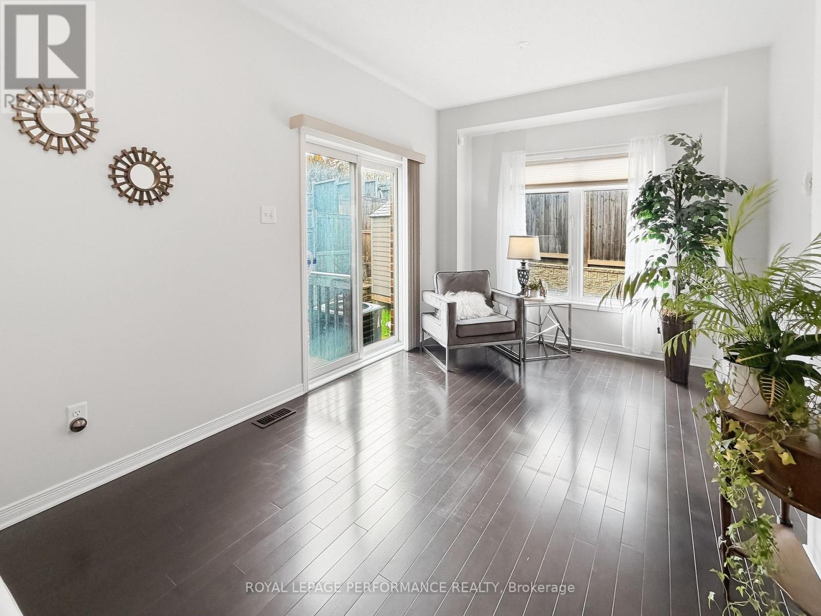 275 Eric Czapnik Way, Ottawa, Ontario  K1E 0B4 - Photo 8 - X13815568
