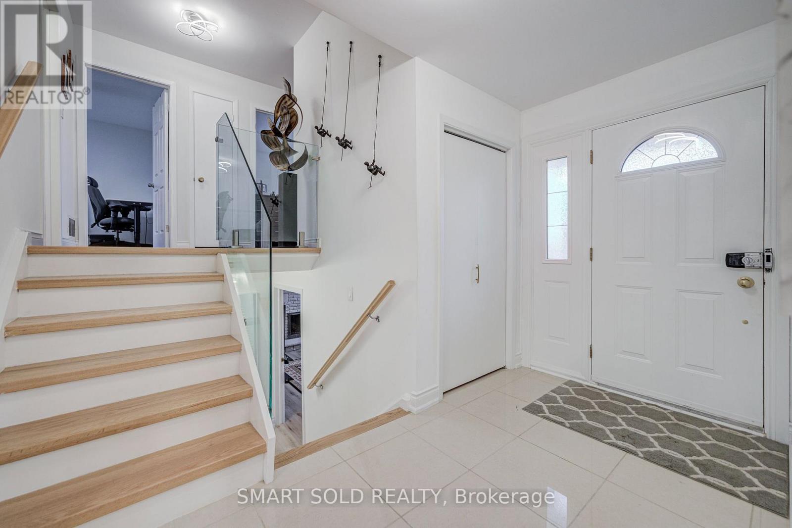 66 Lakeland Crescent, Richmond Hill, Ontario  L4E 2Z9 - Photo 5 - N14089904