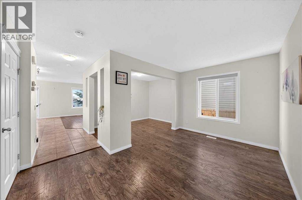 117 Panora Way NW, Calgary, Alberta  T3K 0R4 - Photo 4 - A2351873
