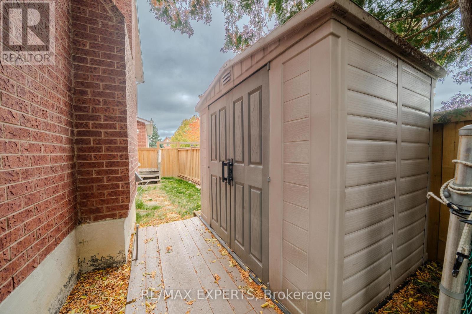 231 Mossbrook Square, Pickering, Ontario  L1V 6P8 - Photo 49 - E14089556