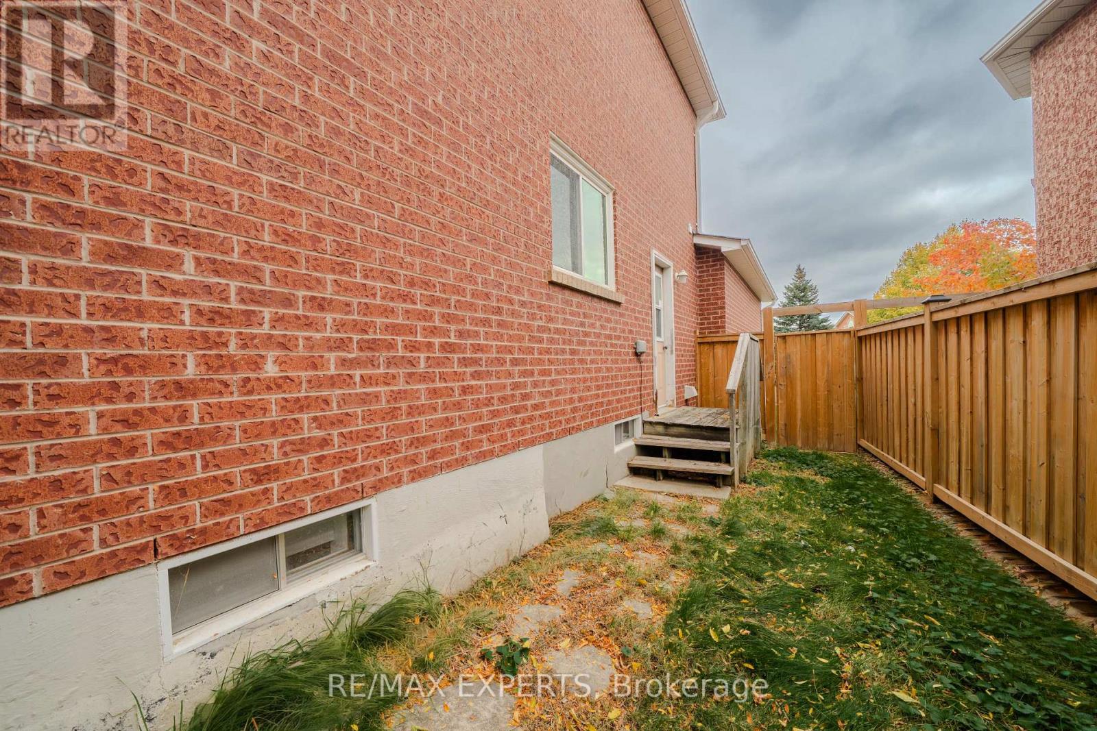 231 Mossbrook Square, Pickering, Ontario  L1V 6P8 - Photo 50 - E14089556