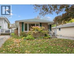 35 PEPPERWOOD Crescent, Kitchener, Ontario