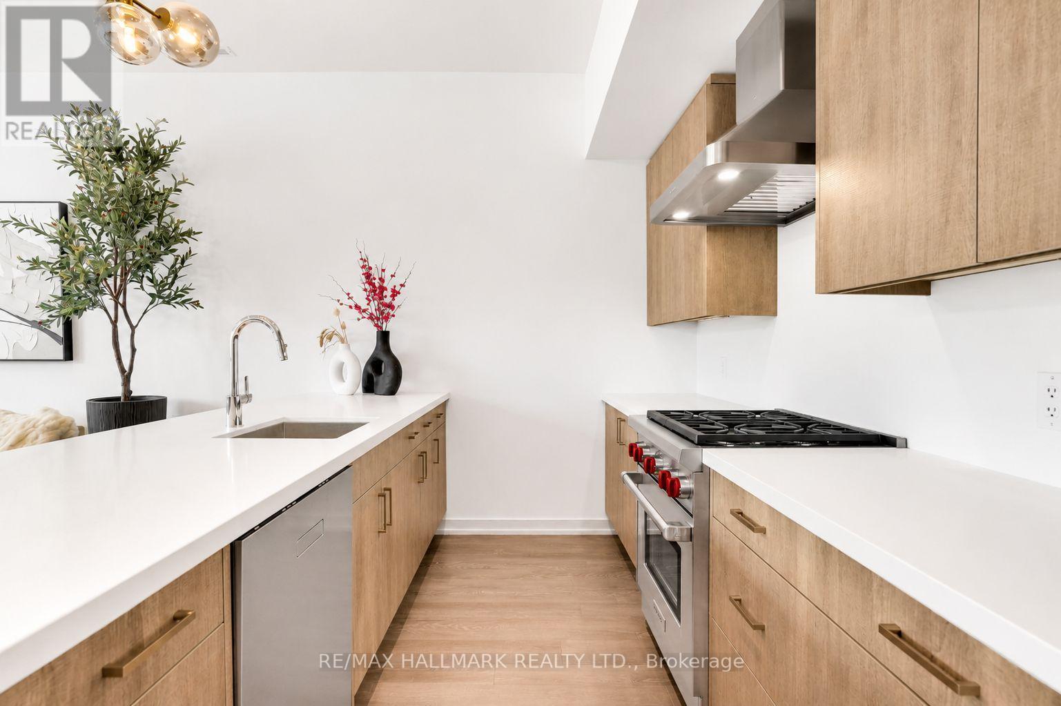 3712 Ferretti Court, Innisfil, Ontario  L9S 0N6 - Photo 10 - N13884210