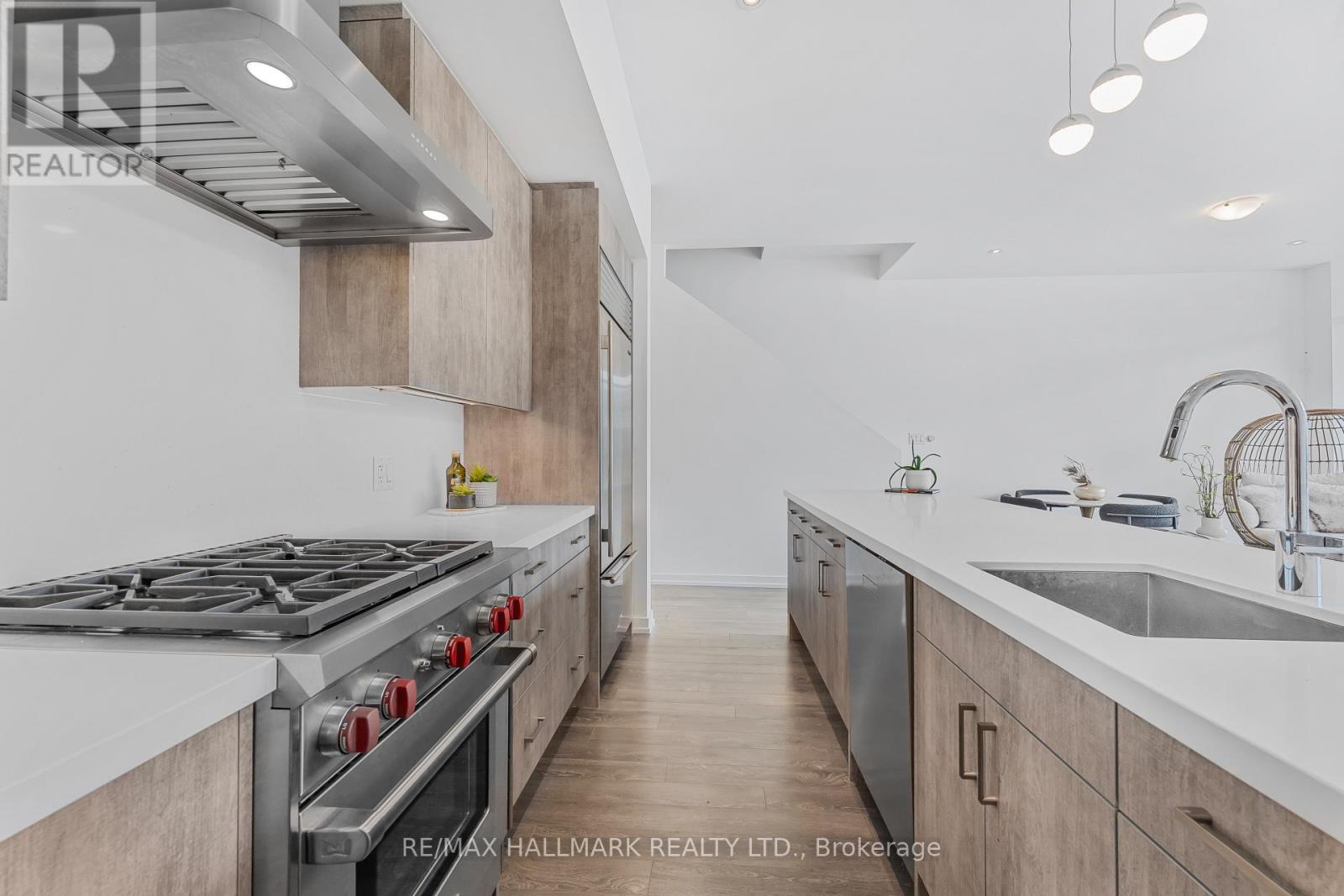 3712 Ferretti Court, Innisfil, Ontario  L9S 0N6 - Photo 4 - N13884210