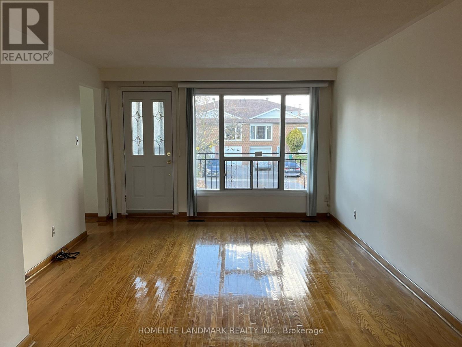 UPPER - 31 PAWNEE AVENUE, Toronto, Ontario