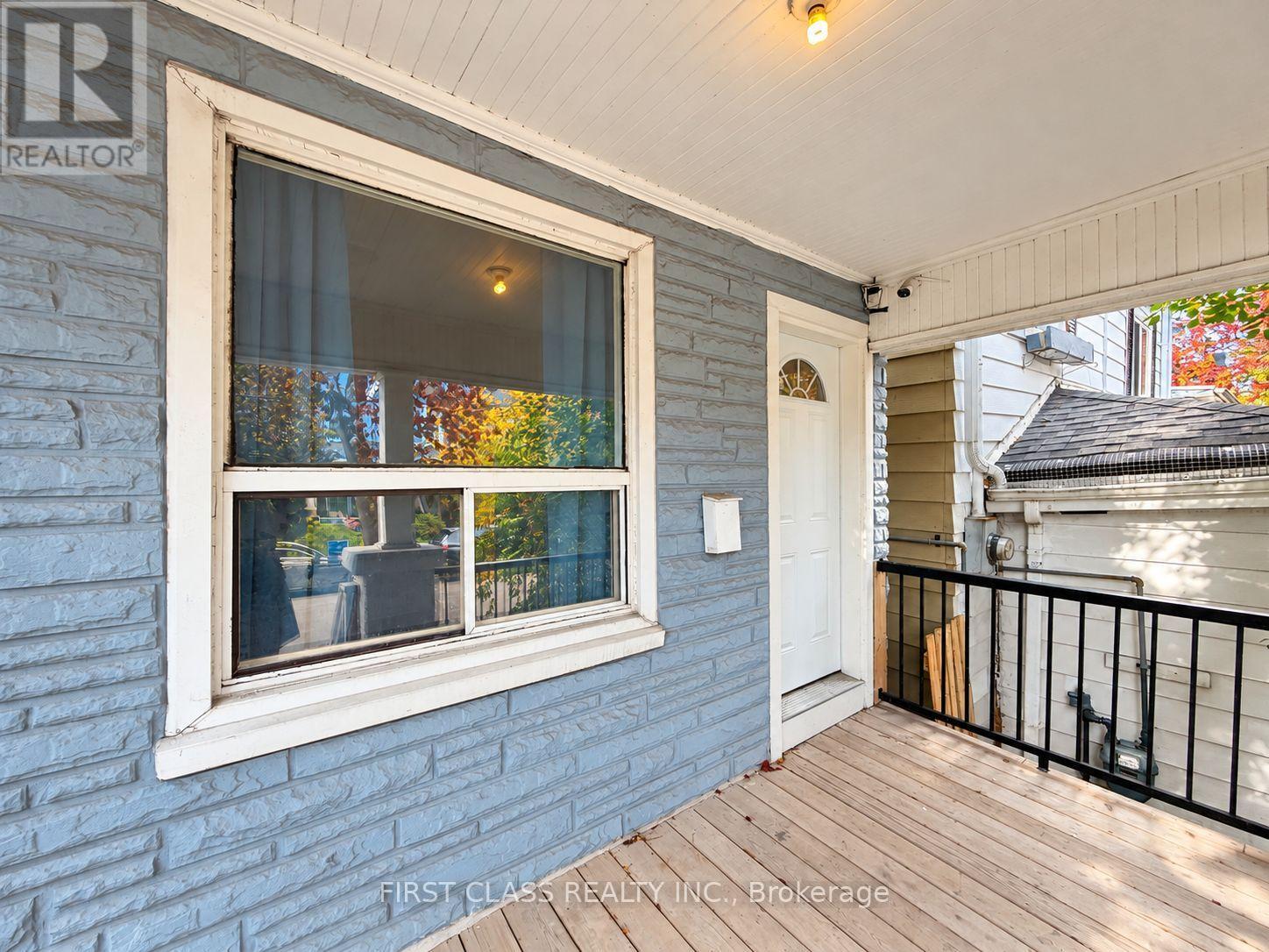 190 Major Street, Toronto, Ontario  M5S 2L3 - Photo 2 - C14090034