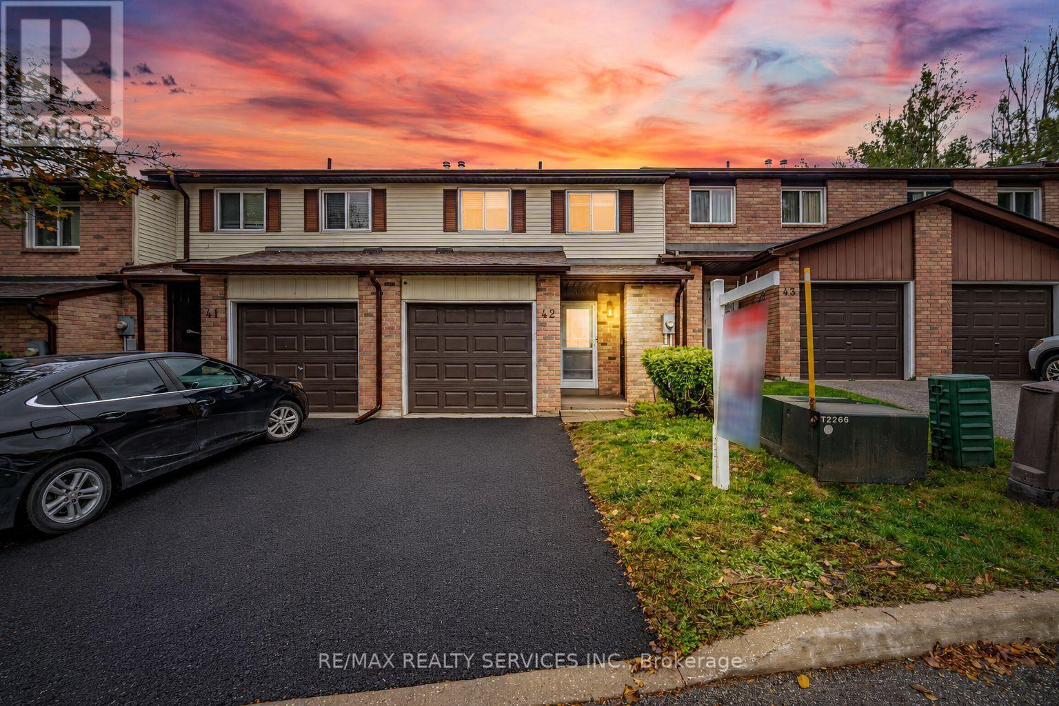 42 - 52 ADELAIDE STREET, Barrie, Ontario