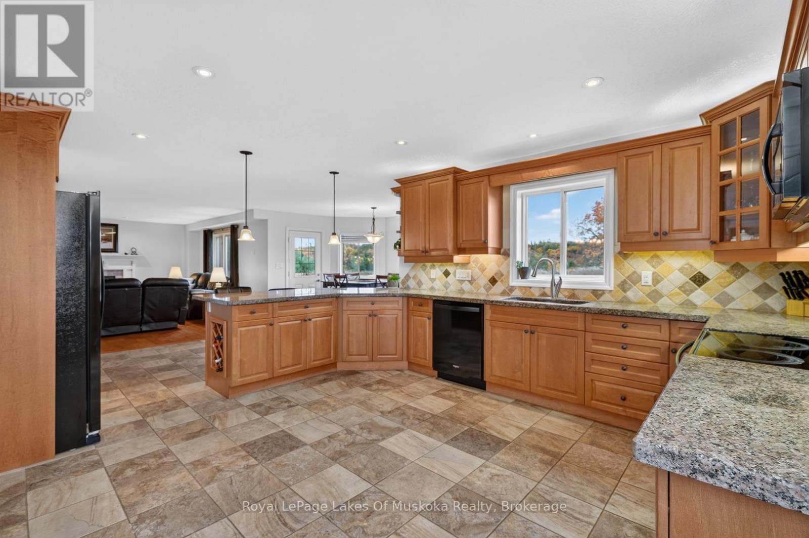 77 Lankin Avenue, Bracebridge, Ontario  P1L 2H1 - Photo 12 - X14090016