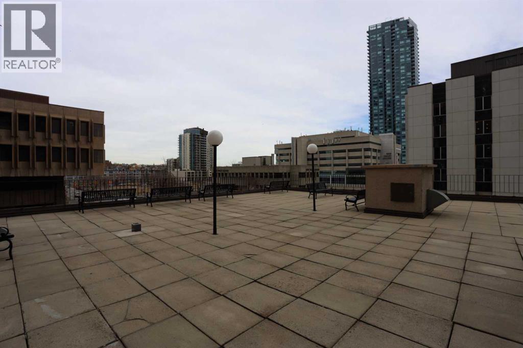 2710, 221 6 Avenue SE