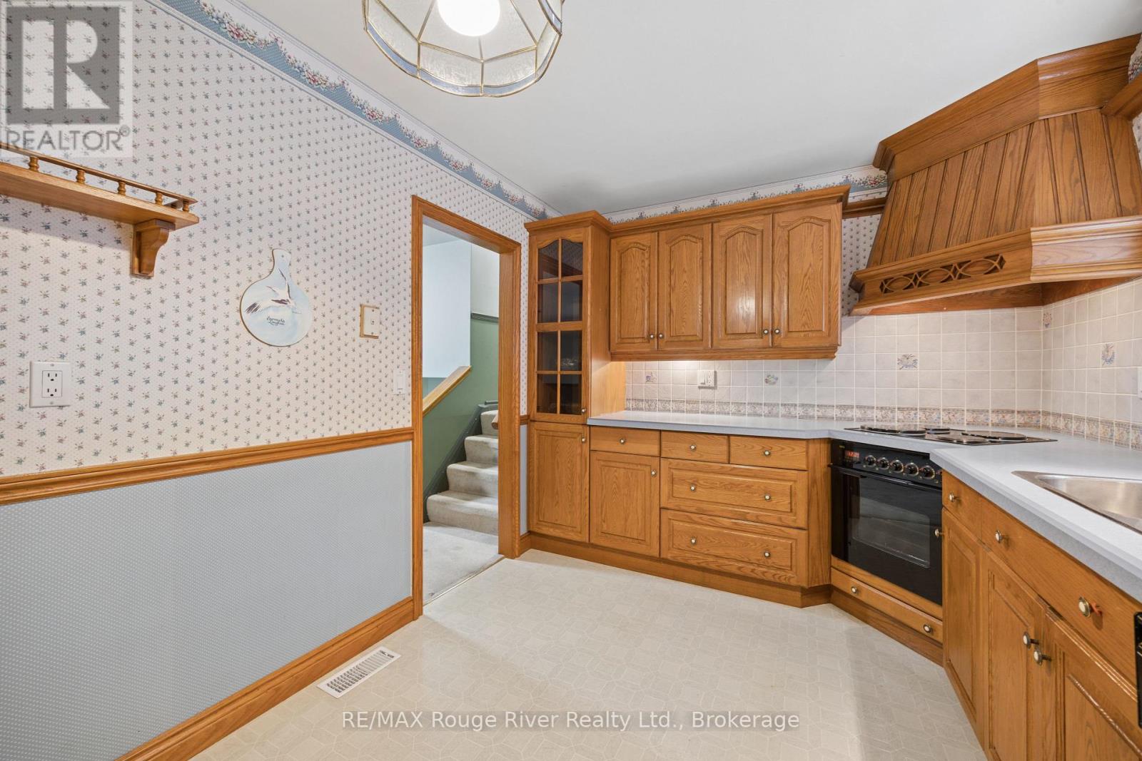 3 Heatherwood Road, Ajax, Ontario  L1S 2K6 - Photo 14 - E14090086
