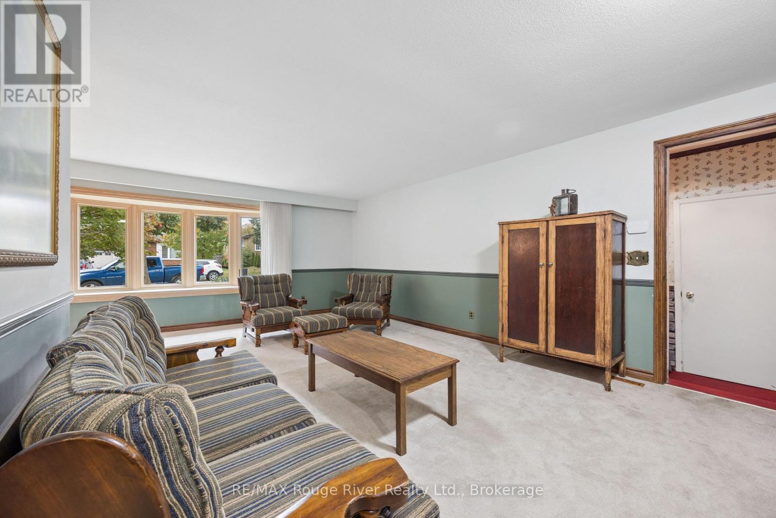3 Heatherwood Road, Ajax, Ontario  L1S 2K6 - Photo 6 - E14090086