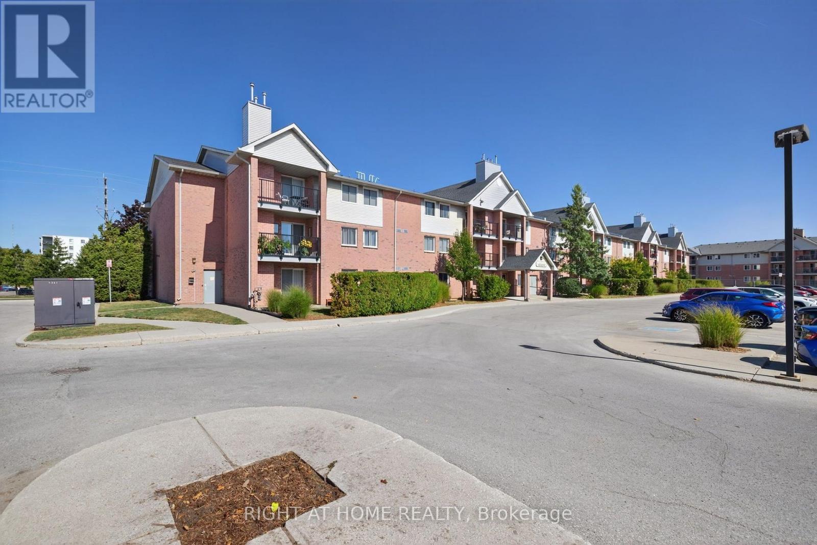 62 - 144 Conway Drive, London South, Ontario  N6E 3N3 - Photo 2 - X14090040