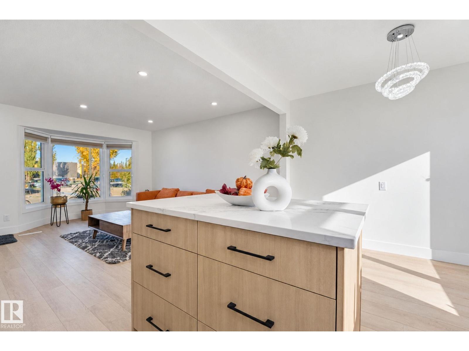 16507 91 AV NW