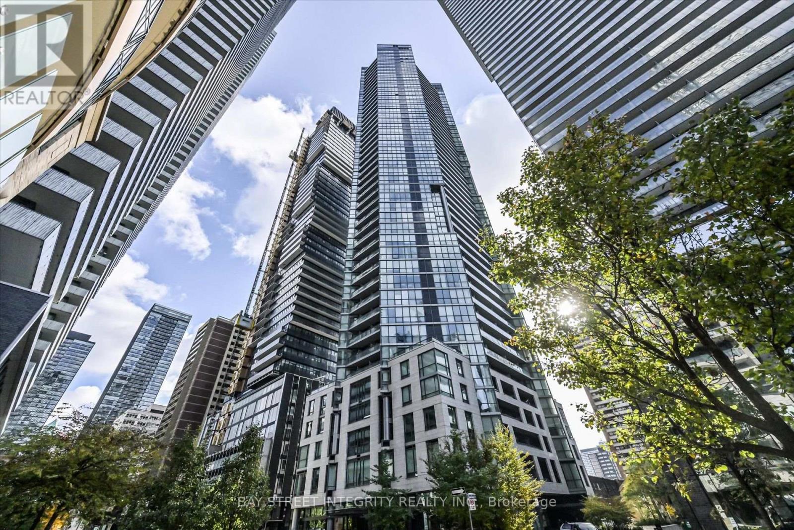 802 - 45 Charles Street E, Toronto, Ontario  M4Y 1S2 - Photo 1 - C14090044