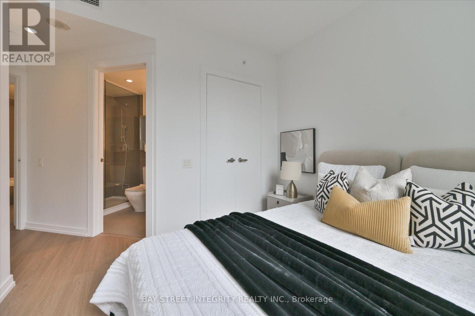 802 - 45 Charles Street E, Toronto, Ontario  M4Y 1S2 - Photo 12 - C14090044