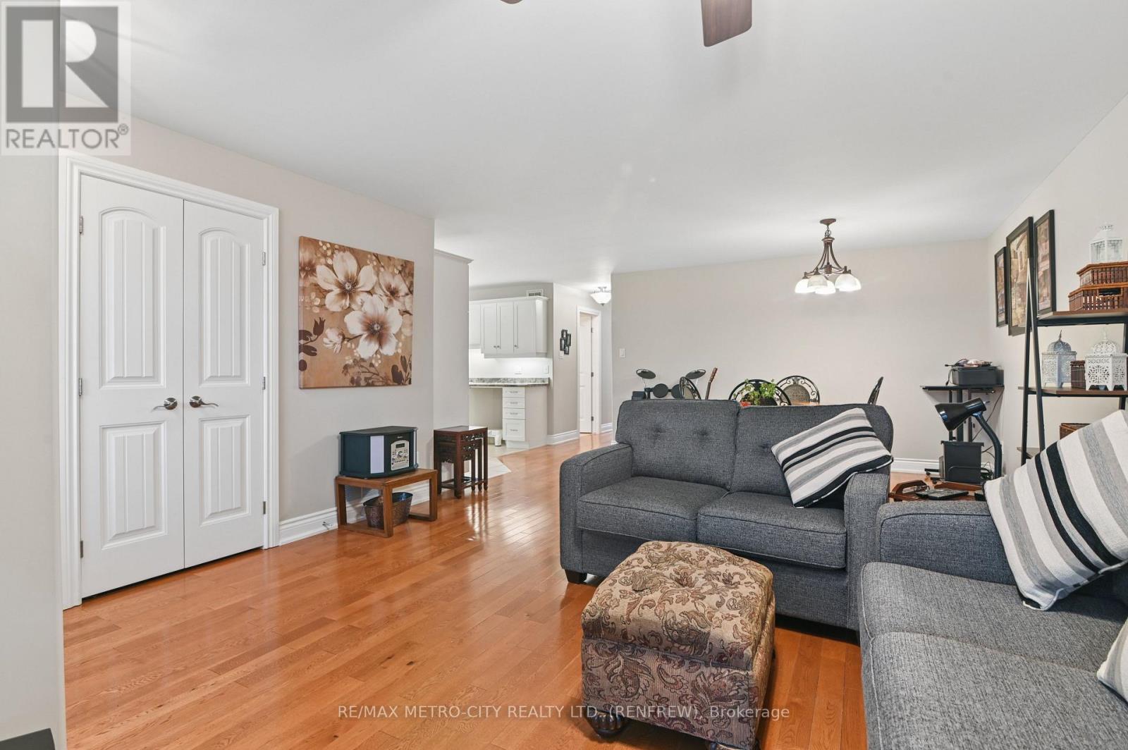 703 Aberdeen Street, Renfrew, Ontario  K7V 0A3 - Photo 9 - X14087620
