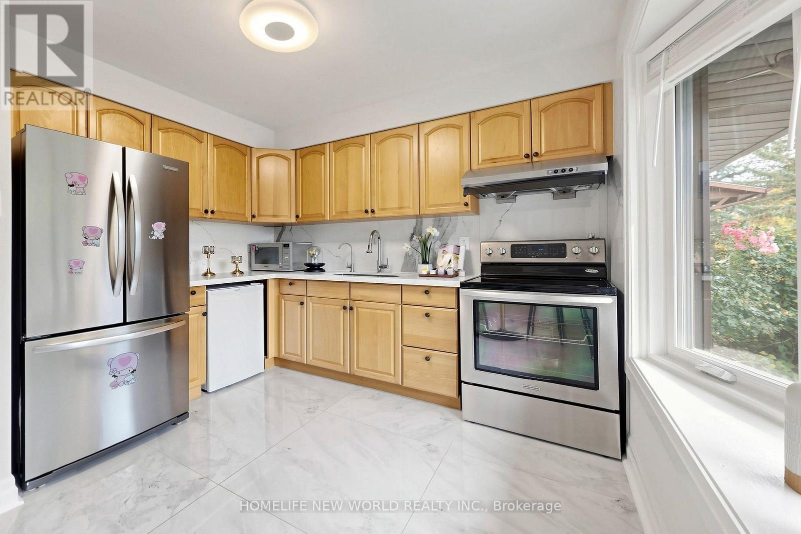 227 Hollyberry Trail, Toronto, Ontario  M2H 2P3 - Photo 17 - C14084930