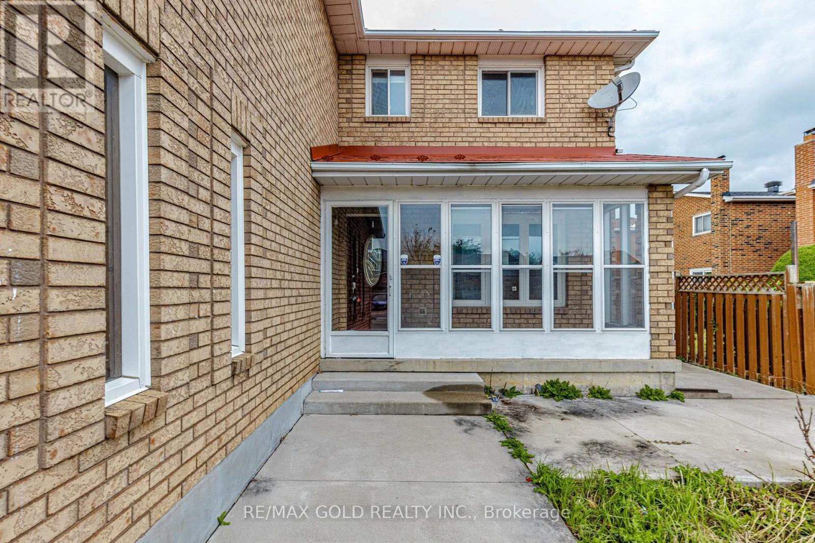 97 Hinchley Wood Grove, Brampton, Ontario  L6V 4J1 - Photo 3 - W14085510