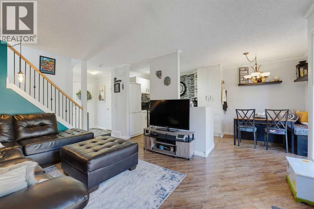 6, 208 Grier Terrace NE, Calgary, Alberta  T2K 5Y7 - Photo 6 - A2352735