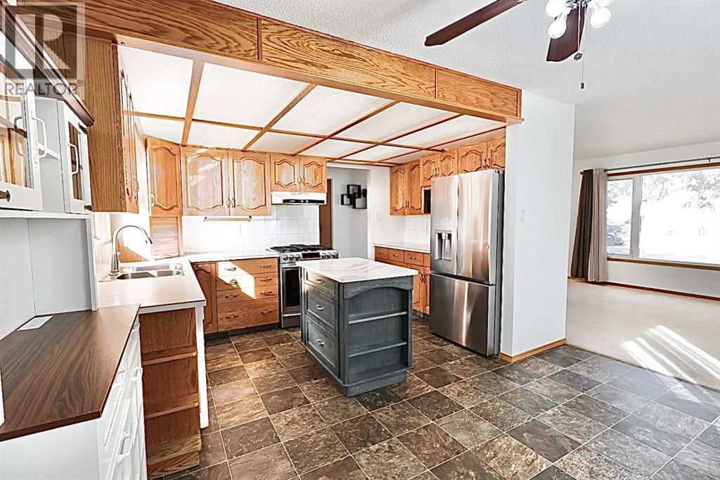 59 Greenbrook Drive E