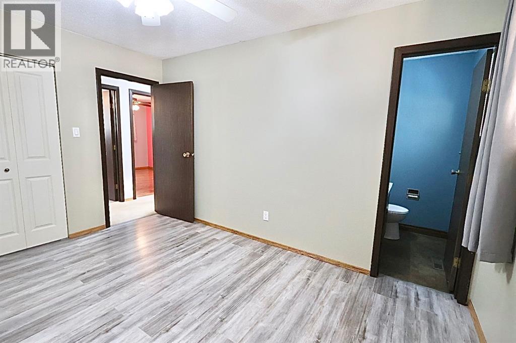 59 Greenbrook Drive E