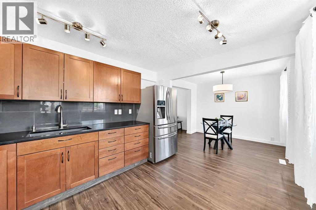 60 Erin Mount Crescent Se, Calgary, Alberta  T2B 2S3 - Photo 7 - A2350658