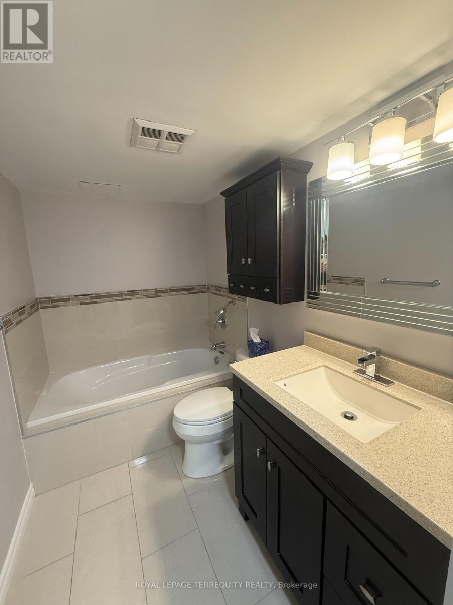 1005 - 140 Dunlop Street E, Barrie, Ontario  L4M 6H9 - Photo 9 - S14090134
