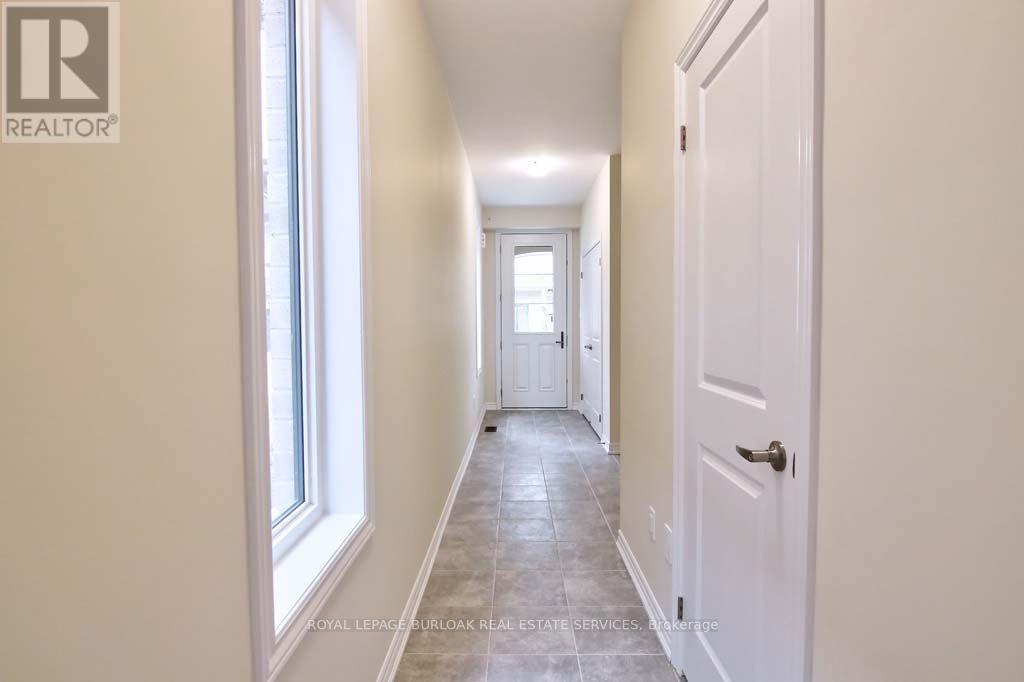 1388 National Common, Burlington, Ontario  L7P 0V6 - Photo 2 - W14090136
