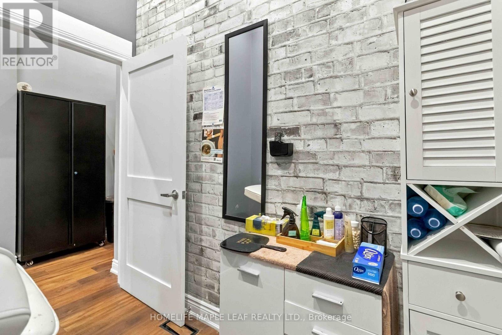 8 Flowertown Avenue, Brampton, Ontario  L6X 2J9 - Photo 20 - W14090138
