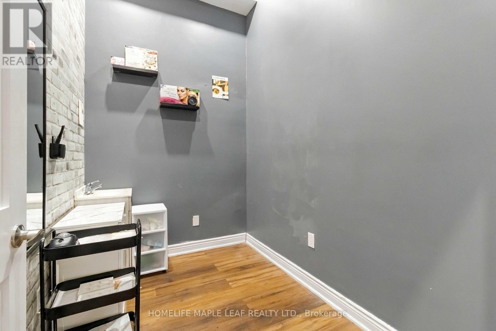 8 Flowertown Avenue, Brampton, Ontario  L6X 2J9 - Photo 21 - W14090138