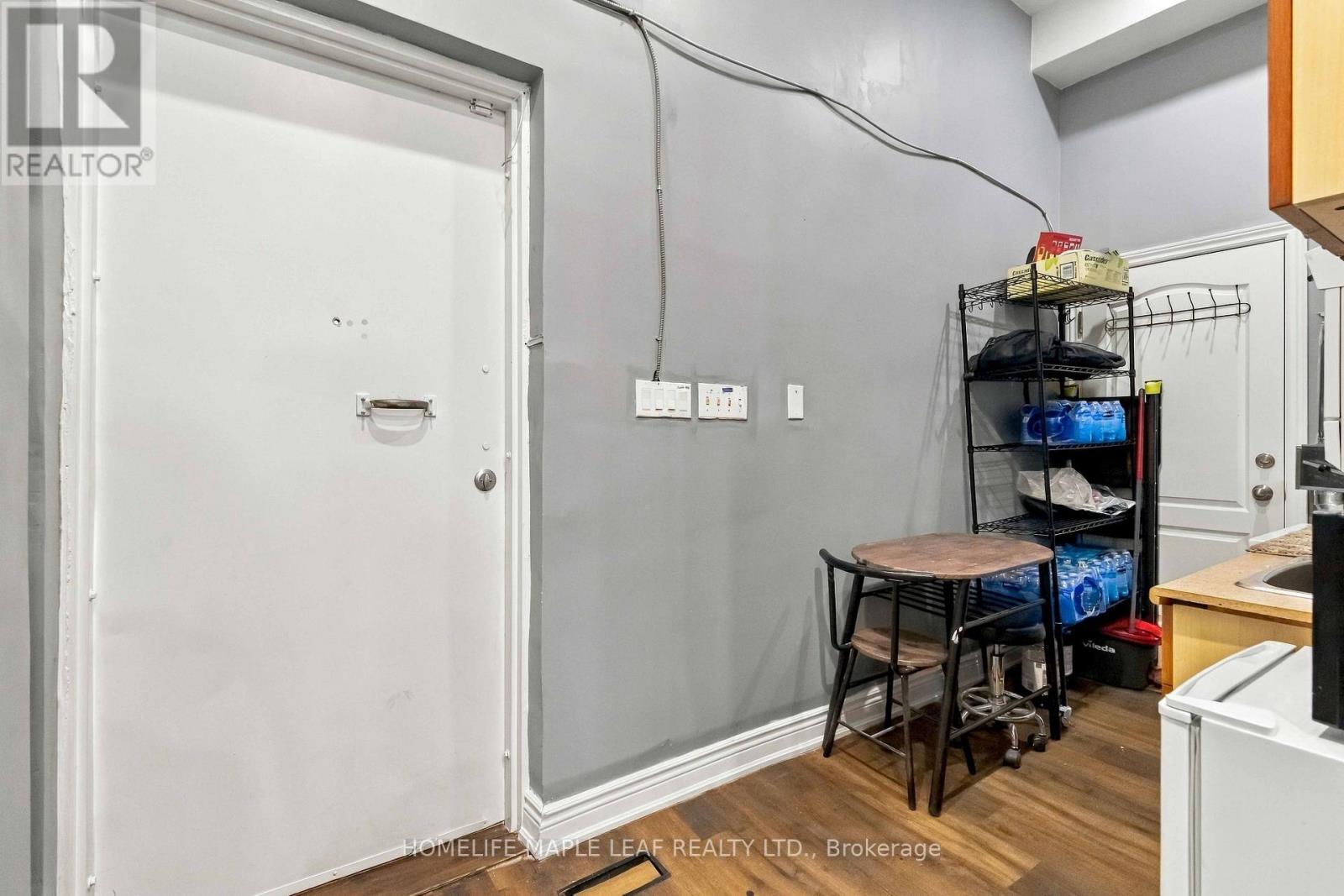 8 Flowertown Avenue, Brampton, Ontario  L6X 2J9 - Photo 24 - W14090138
