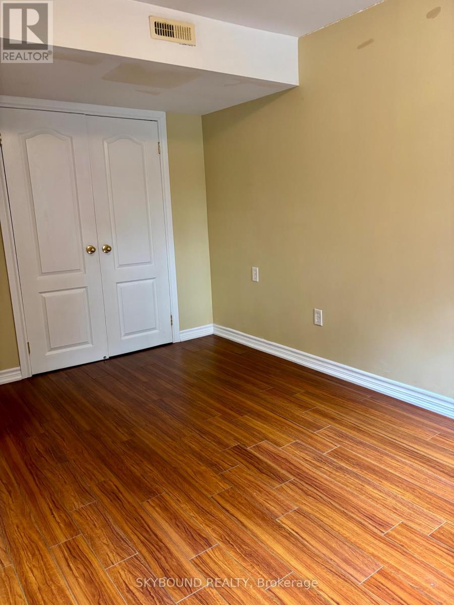 Lower Unit - 107 Whitchurch Mews, Mississauga, Ontario  L5A 4B2 - Photo 10 - W13815352
