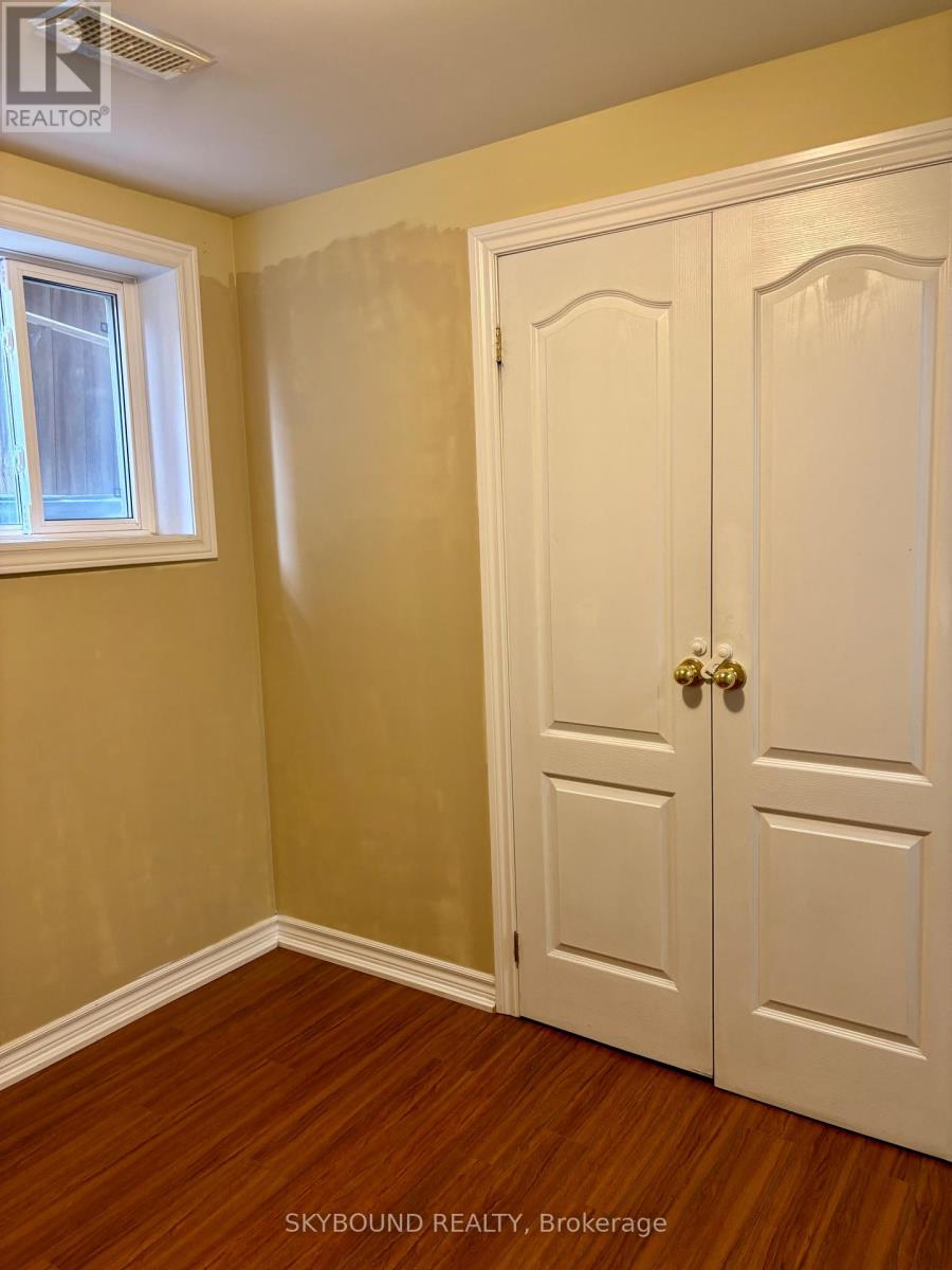 Lower Unit - 107 Whitchurch Mews, Mississauga, Ontario  L5A 4B2 - Photo 11 - W13815352
