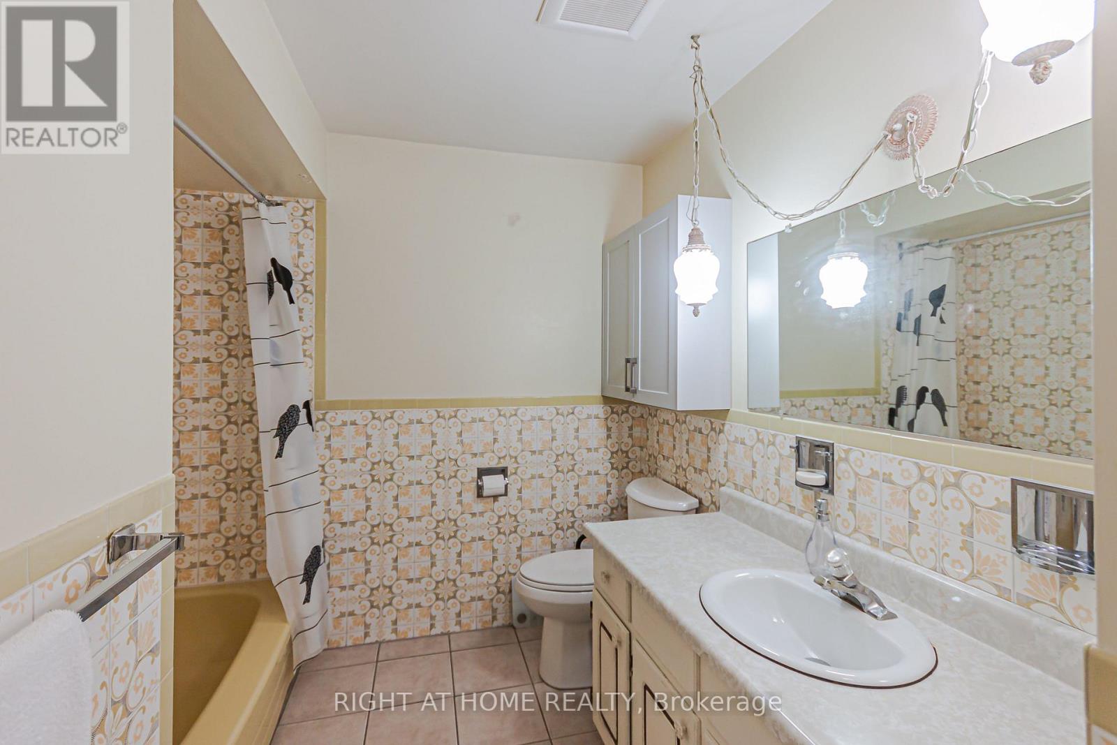 131 Button Road, Vaughan, Ontario  L4L 1J9 - Photo 10 - N14083776