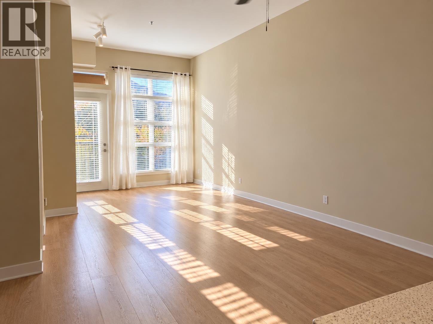 107 41105 TANTALUS ROAD