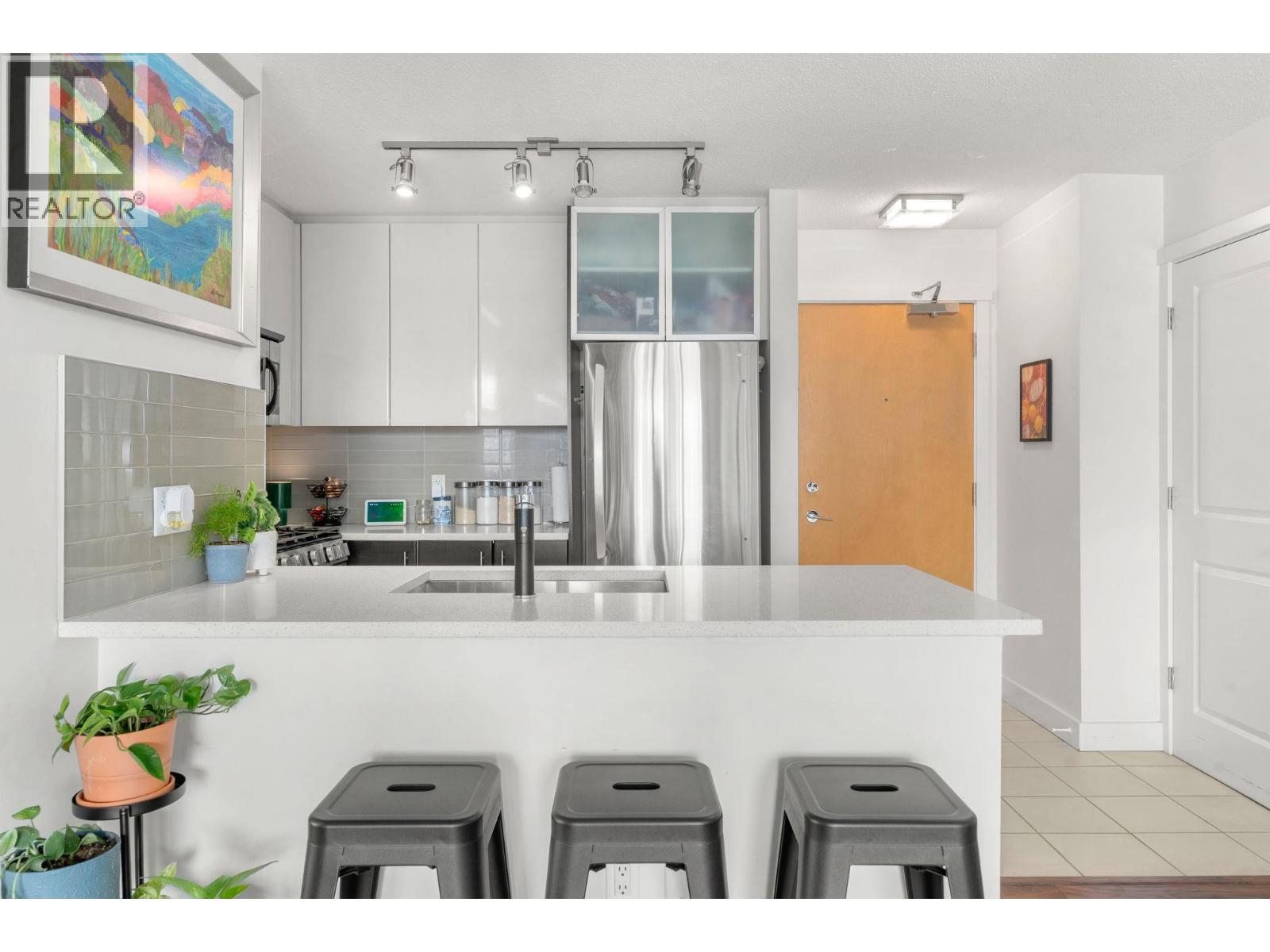2601 2289 YUKON CRESCENT