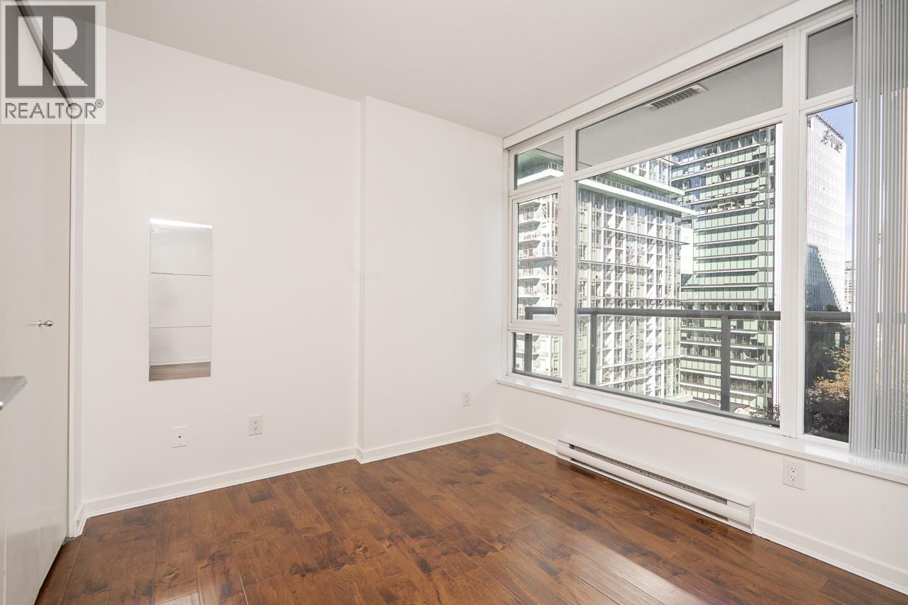 1303 480 ROBSON STREET