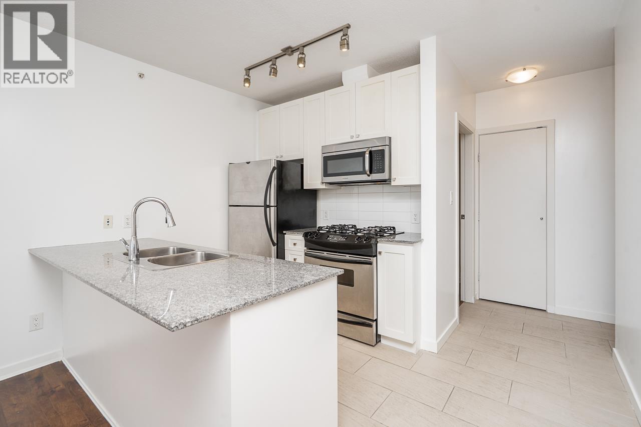 1303 480 ROBSON STREET