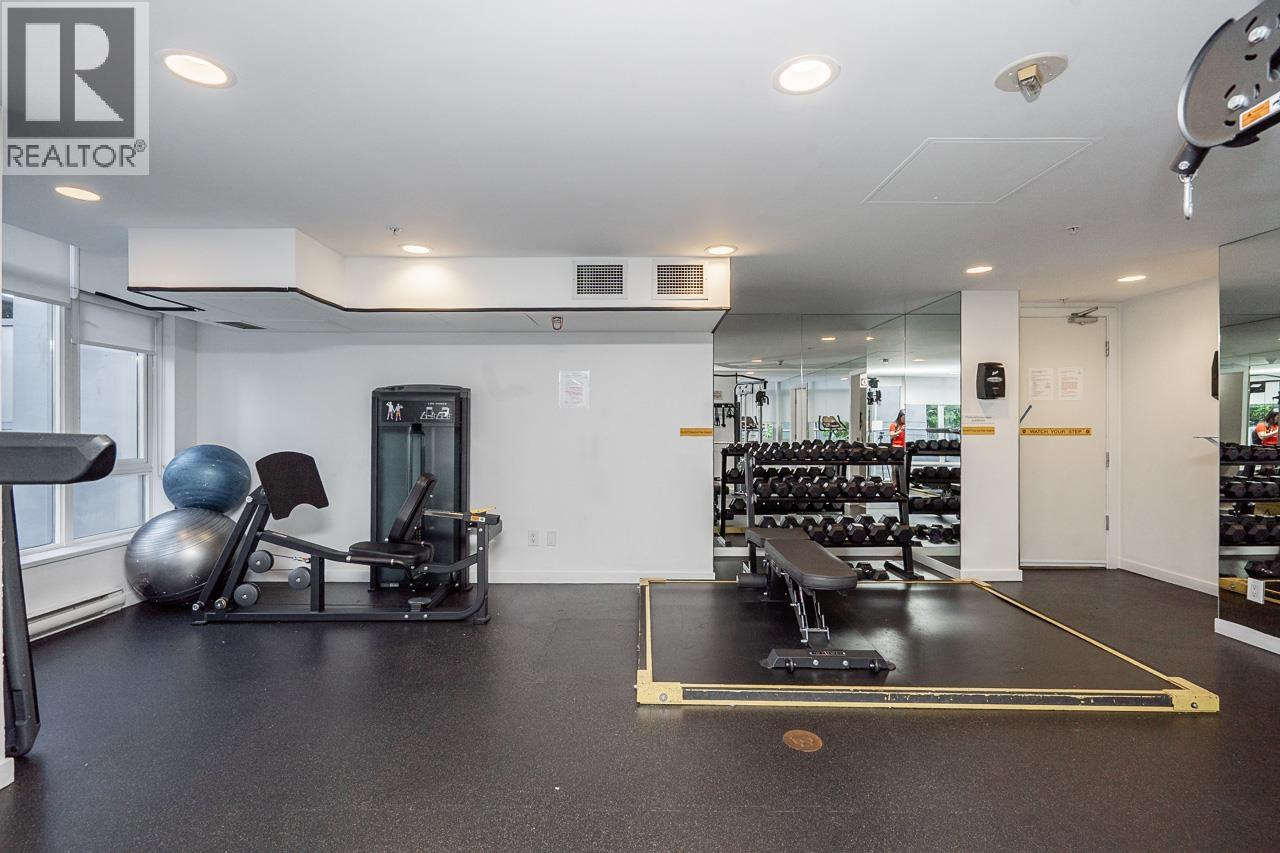 1303 480 ROBSON STREET