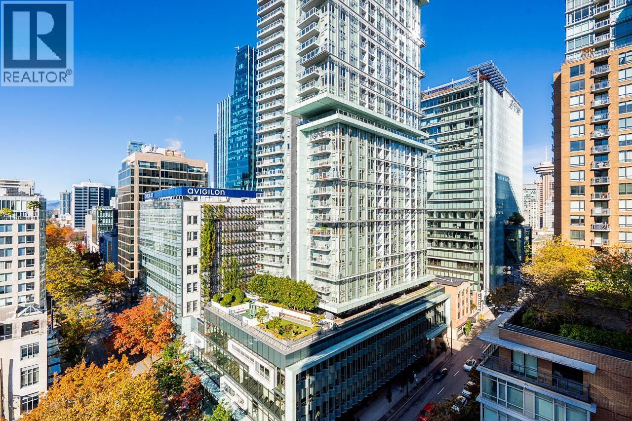 1303 480 ROBSON STREET